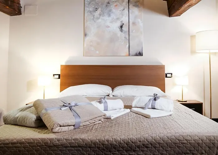 Casa Del Pittore - Elegante Del 1200 - Centro Storico Apartment *