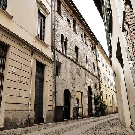 Lejlighed Casa Del Pittore - Elegante Del 1200 - Centro Storico